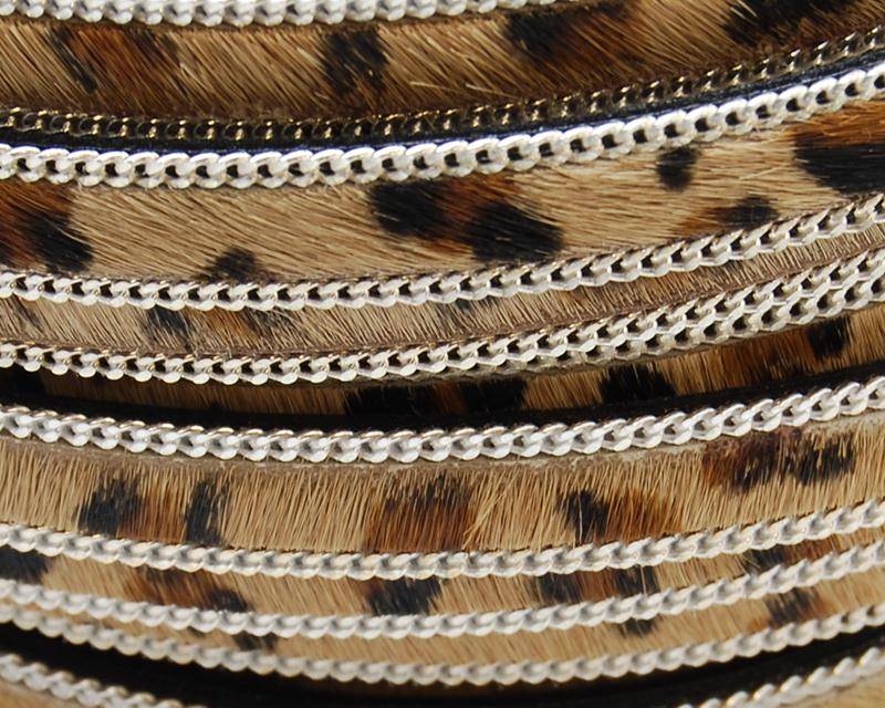 Leopardino Flat leather cord. 15mm. With chain.