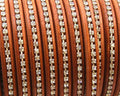 REGALIZ Leather cord with strass. Oval 10x6mm. Camel-s. Crystal.