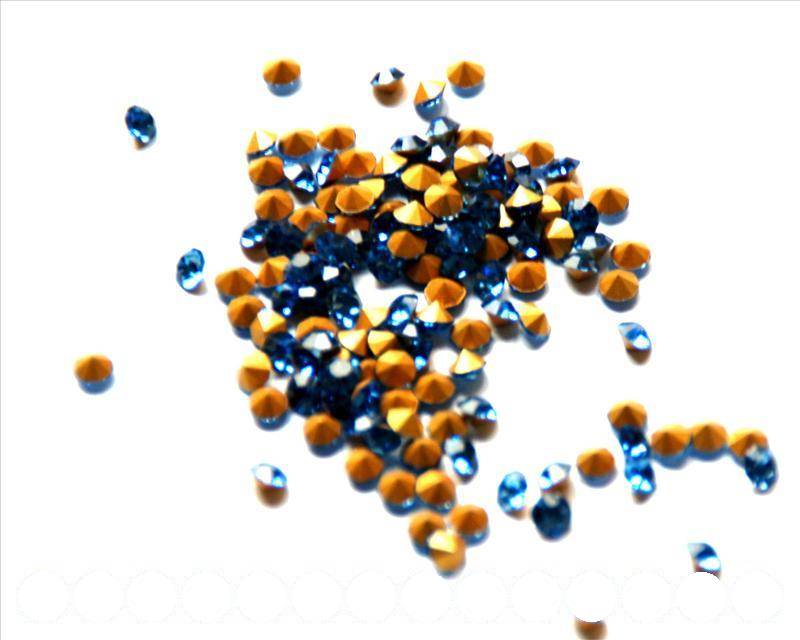 Rhinestone Cabochons. 4-4.1mm. Light blue.
