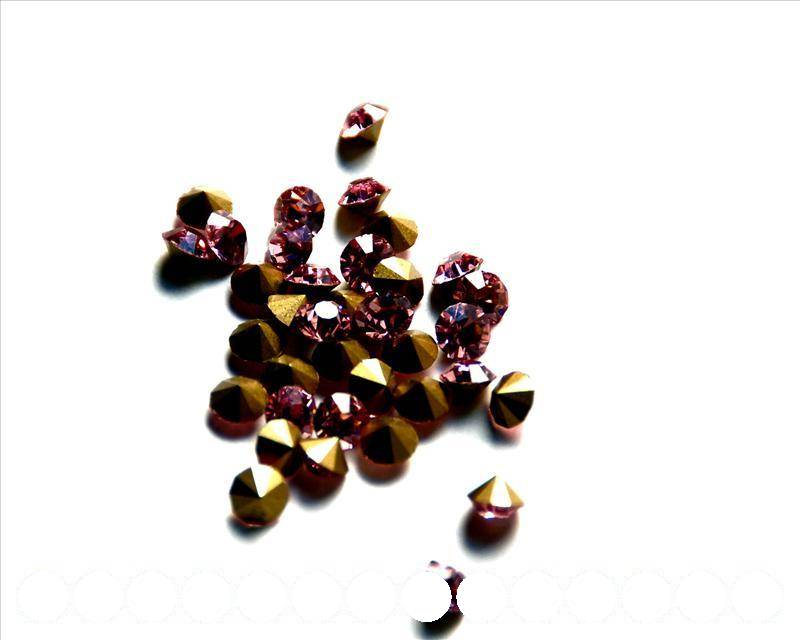 Rhinestone cabochons 4.9-5.1mm. peridote. 7