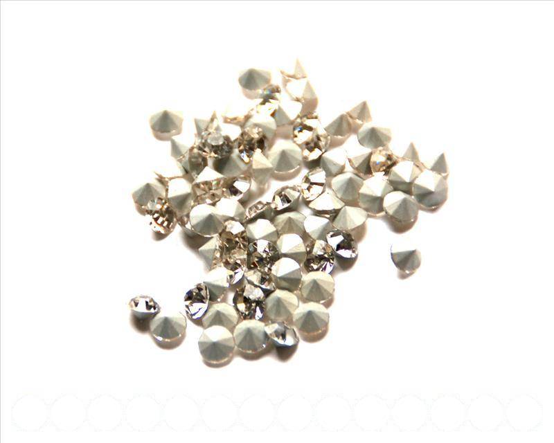 Rhinestone cabochons 4.8-5.1mm. crystal.