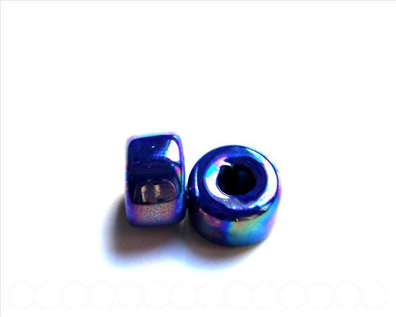 Ceramic. 18x10mm. Electrical blue. Int.6.2mm approx.