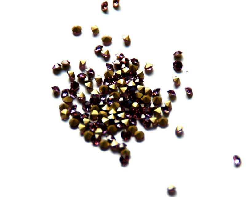 Crystal. Rhinestone Chaton. 2,9-3mm. Light Amethyst