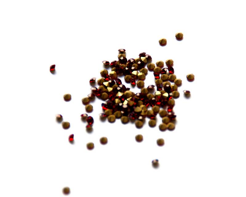 Crystal. Rhinestone Chaton. 2,9-3mm. Siam.