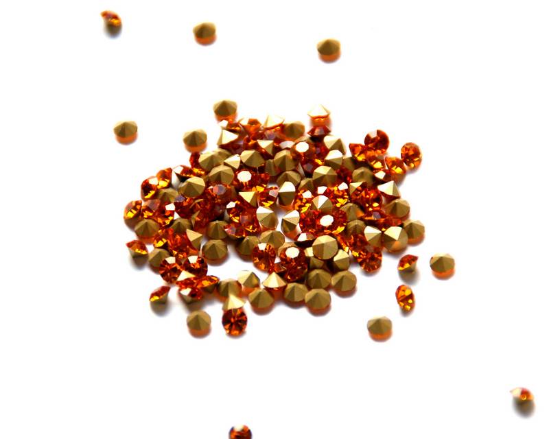 Crystal. Rhinestone Chaton. 4-4,1mm. Light Color.Topaz . 144 Ud.