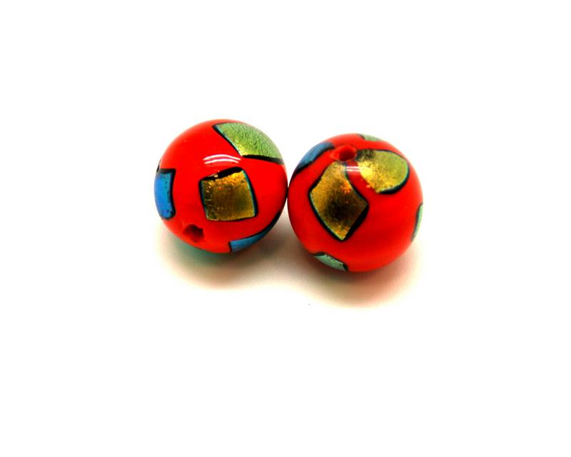 Ceramic. Round. 18mm. Red. Inn.2mm.approx.
