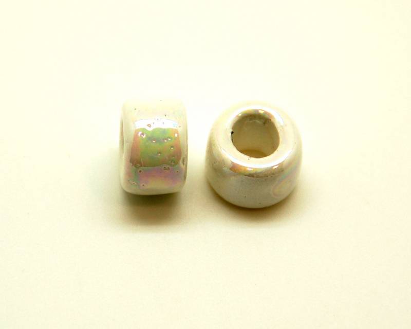 Ceramic. Rondelle. 15x9mm. White. Ir. Inn.8mm. approx.