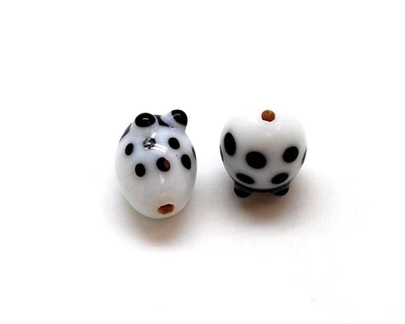 Murano. Ladybug. 15.5x12mm. White. Inn.2mm.approx.