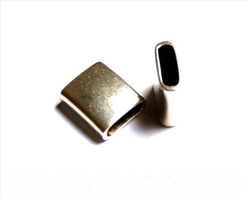 Zamak. Tube, 26x25x9mm. Silver color. Inn. 22x6mm.