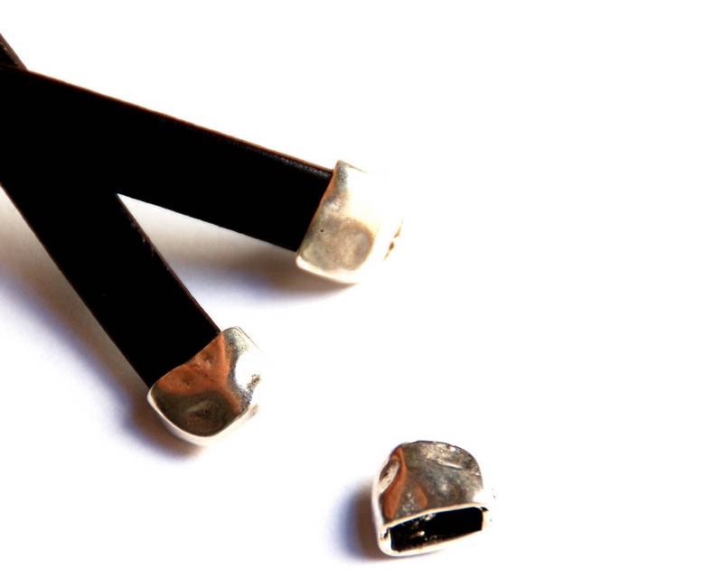 Zamak. End cap, 11x13mm. Silver c.Inn.10x4mm.
