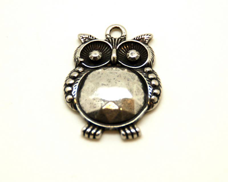 Zamak. Pendant. Owl. 34x24mm. Silver color. Inn.4mm.
