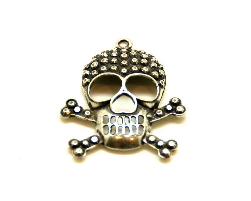Zamak. Pendant. Skull. 50x55mm. Silver color. 3.5mm.