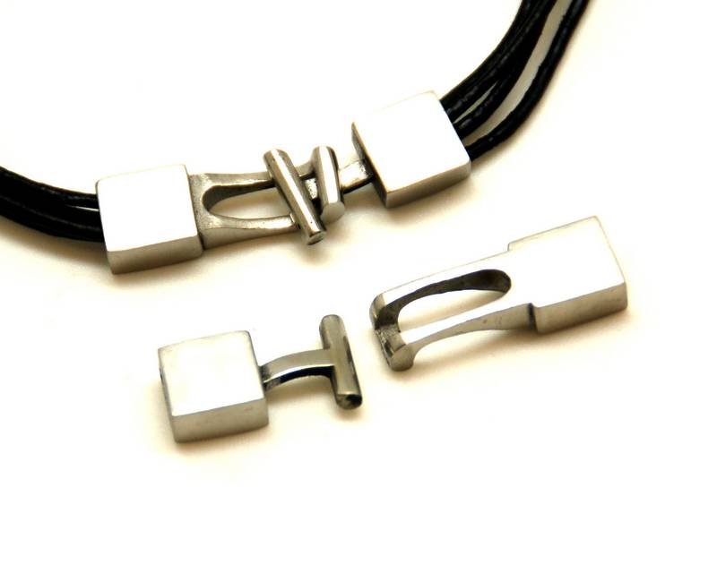 Stainless steel. 9x25.5/9.5x18.5mm. Inn.7.3x3.2/7.5x2.8mm.