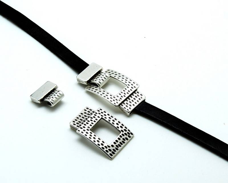 Zamak. Clasp square. 49x25mm. Silver c. Inn.2.8x16mm.