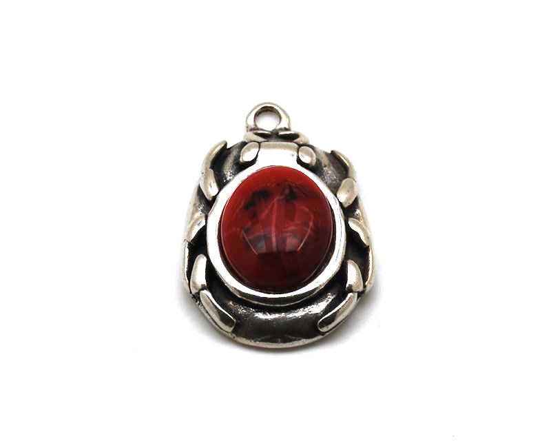 Zamak. Pendant. Beetle. 33x43mm. Red. Inn.5mm.