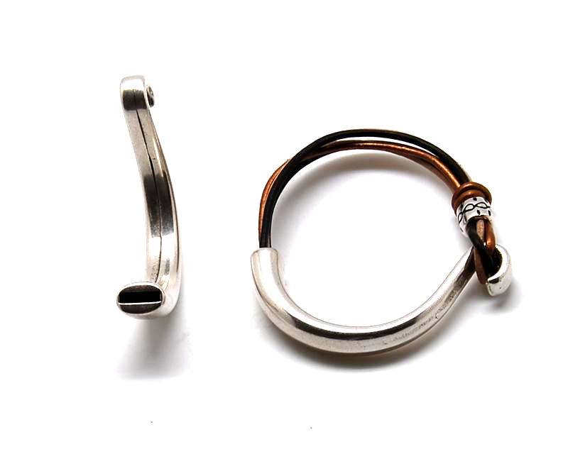 Zamak. Silver color. Inn.10x2.7mm.