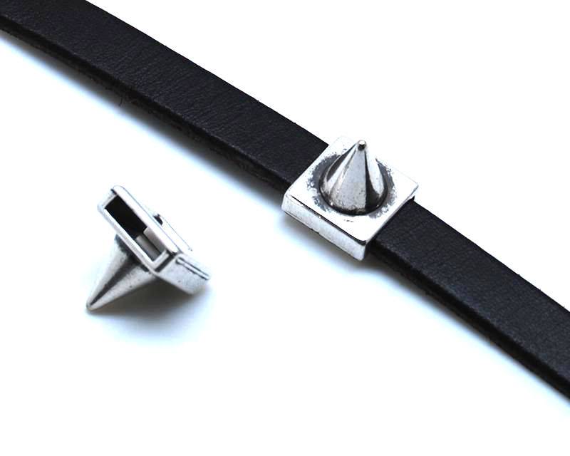Zamak. Square-cone. 13x13x15mm. Silver c. Inn.10x3mm.