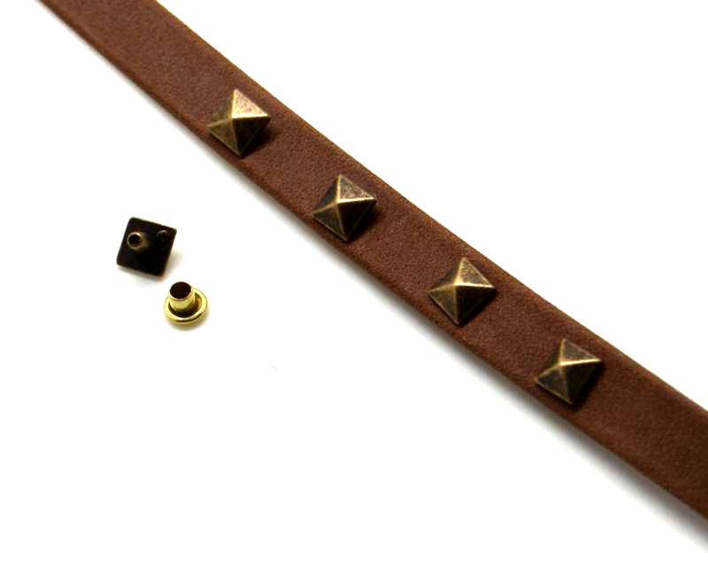 Zamak. Tack. Square. 6mm. Antique gold.