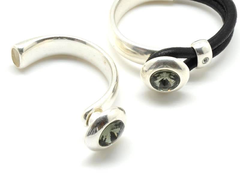 Zamak/Swarovski. Coin 20mm. Silver-Black Diamond. Inn.10x5mm.