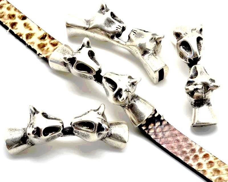Zamak. Panthers. 52x13mm. Silver color. Inn.10x2.5mm.