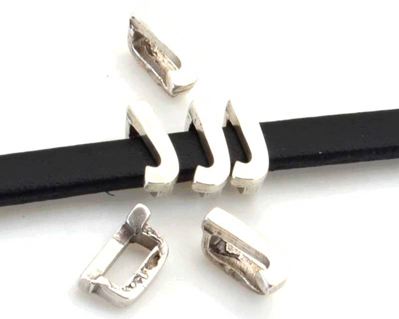 Zamak. Letter J. 9.5mm. Silver color. Inn.6x2.5mm.