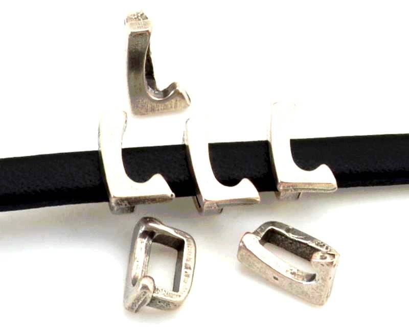 Zamak. Letter L. 9.5mm. Silver color. Inn.6x2.5mm.