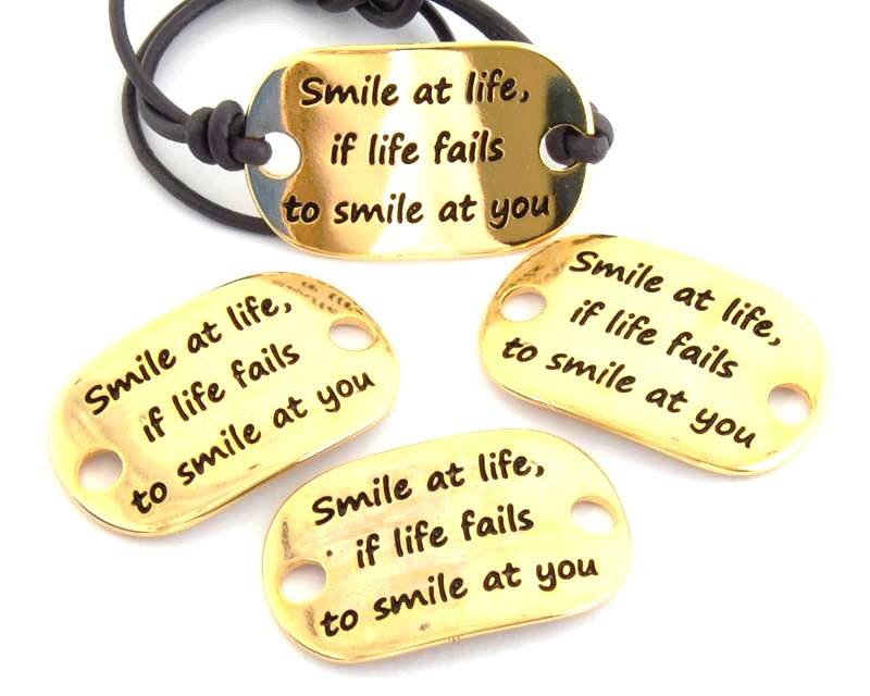 Zamak. Connector. 39x24mm. Smile at life.Gold. Inn.5mm.