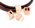 Zamak. 7.5x6.5x9mm. Rose gold. Inn.5x2mm.