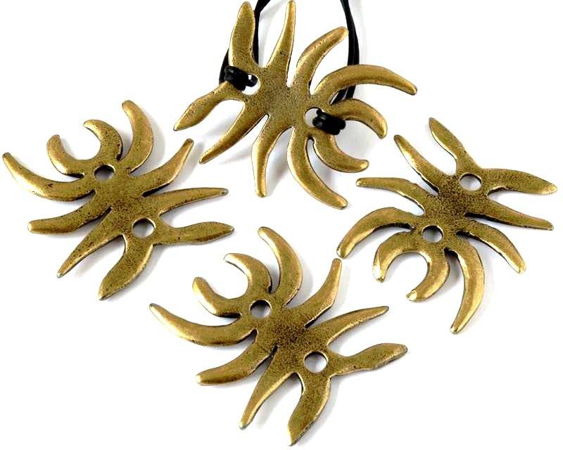 Zamak. Spider. 43x44mm. Antique gold. Inn.4mm.