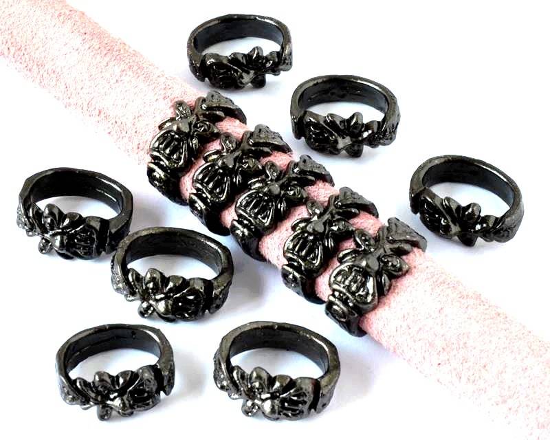 Zamak. Oval. 12x6mm. Black silver. Inn.10x7mm.