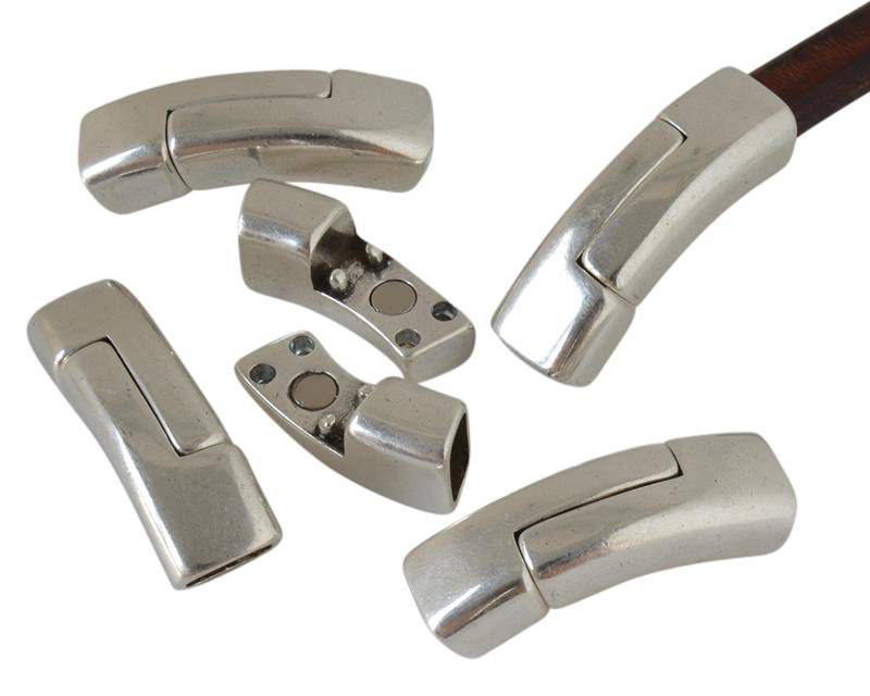 Zamak. Magnetic clasp. Regaliz. 41x13x9.5mm. Silver color. Inn.10x7mm.