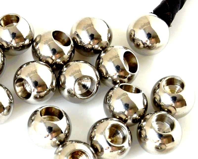 Stainless steel 316. Round. 8mm. Silver color. Inn.4mm.