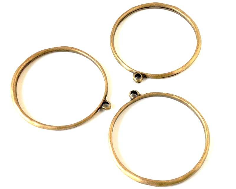 Zamak. Bracelet. 68mm. Antique gold. Inn.62mm/4mm.