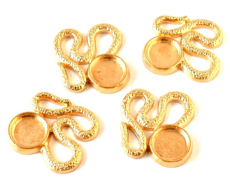 Zamak. Pendant. Snake. 34x33mm. Gold. Inn.12mm.