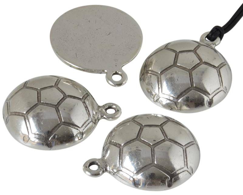 Zamak. Pendant. Half ball. Football. 26mm. Silver. Inn.2.8mm.