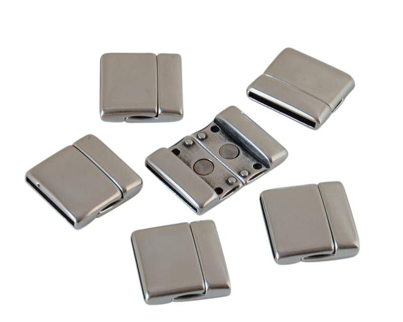 Zamak. Magnetic clasp. Flat. 22x23mm. Silver. Inn.20x2mm.