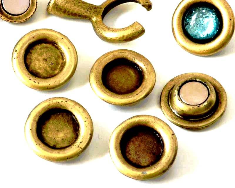 Zamak. Spare part.Coin.21mm.No stone. Inn.stone 12mm. Antique copper.