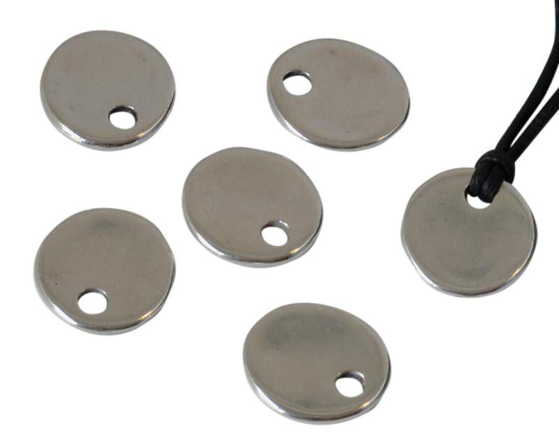 Zamak. Pendant. Irregular coin. 17x18mm. Silver. Inn.3mm.