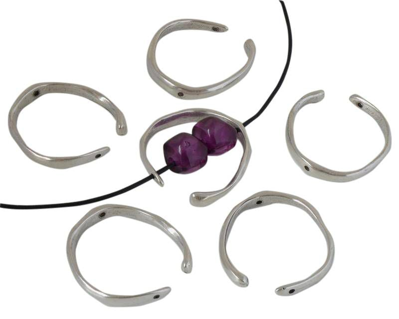 Zamak. Irregular. 40x28mm. Silver. Inn.1.9mm.