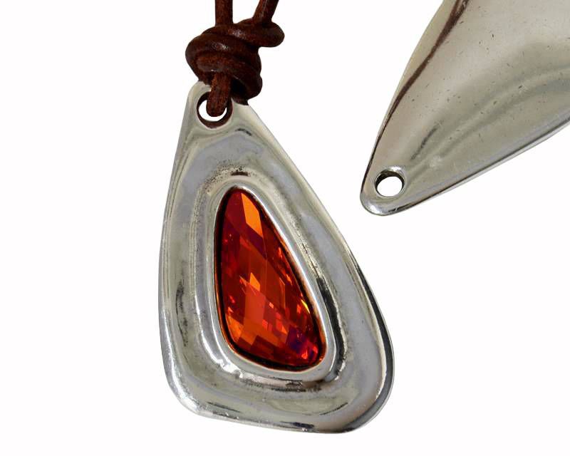 Zamak/SWAROVSKI Pendant. 66x37mm. Silver-Astral Pink. Int.4mm