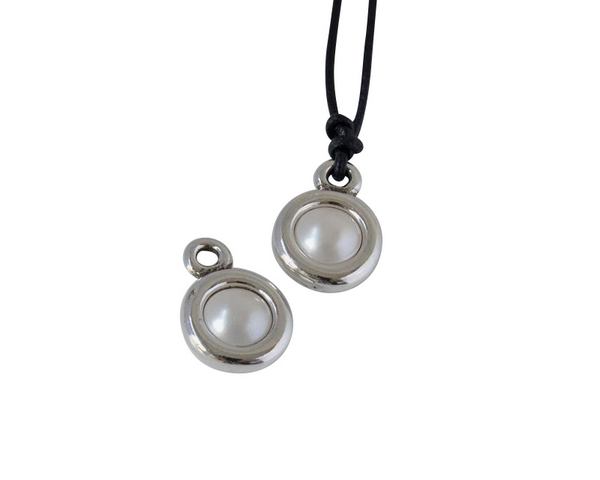 SWAROVSKI and Zamak Pendant. 17x11mm Coin. Silver-Crystal CR. Inn.2mm
