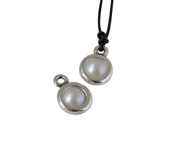 SWAROVSKI and Zamak Pendant. 17x11mm Coin. Silver-Crystal Iris Grey. Inn.2mm