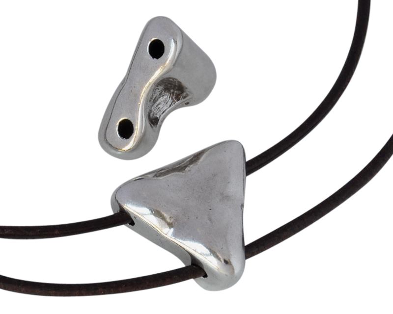 Zamak slider. Triangule. 21x21.5mm. Silver. Inn.2.5mm