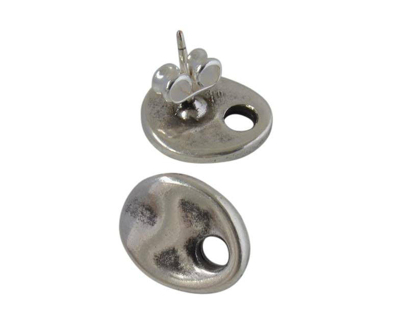 Zamak earring. Oval. 13x11.2mm. Silver. Int.3mm