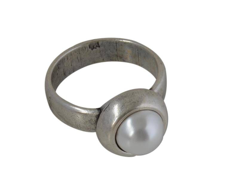Zamak ring with pearl. 26x20mm. Silver. Nº 16