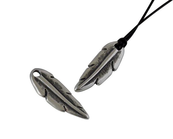 Feather pendant Zamak 30x10.5mm. Silver. Int.2.5mm