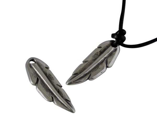 Feather pendant Zamak 40x13.5mm. Silver. Int.2.5mm