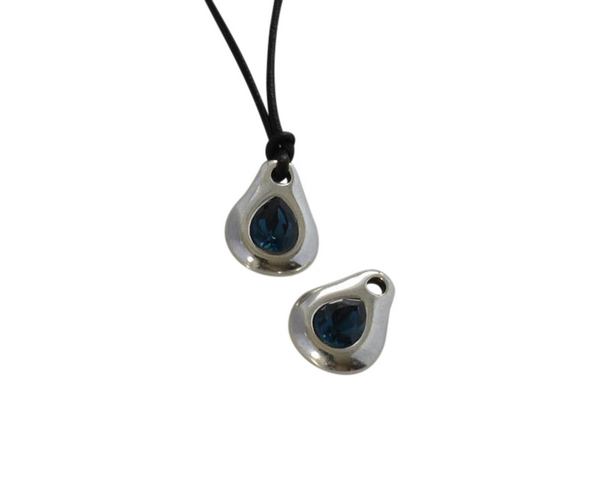 Swarovski and metal pendant 16x12mm. Silver-Montana. Inn.1.8mm