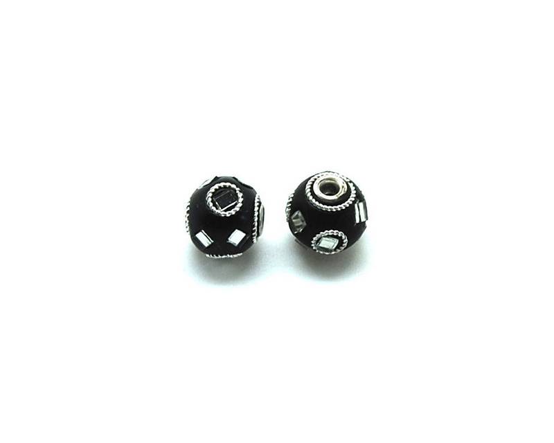 Resin. Round. 13mm. Black. Inn.3mm.approx.