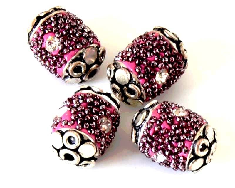 Resin/Metal/Rhinestone. 17x15mm. Inn.2mm.approx.
